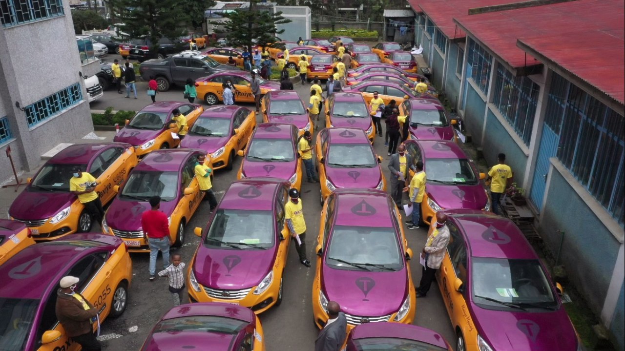 Elauto Assembling delivers its 1st round JAC J4 2020 Model, assembled in Ethiopia Cars to taxi drivers!